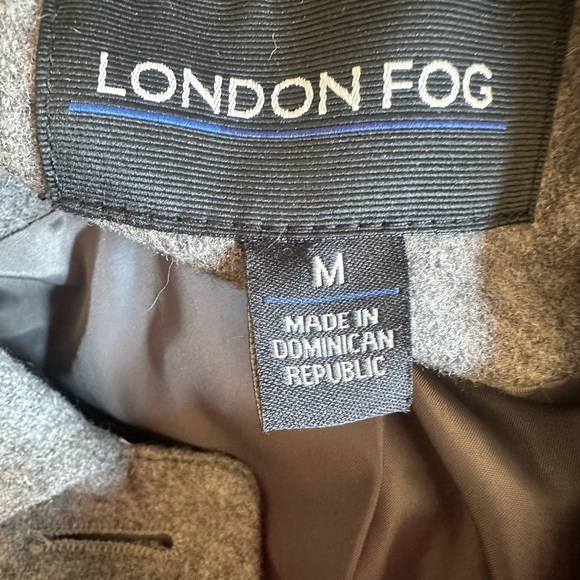 London Fog wool blend Grey pea coat, size medium, winter coat, wool coat, gray - Picture 7 of 8